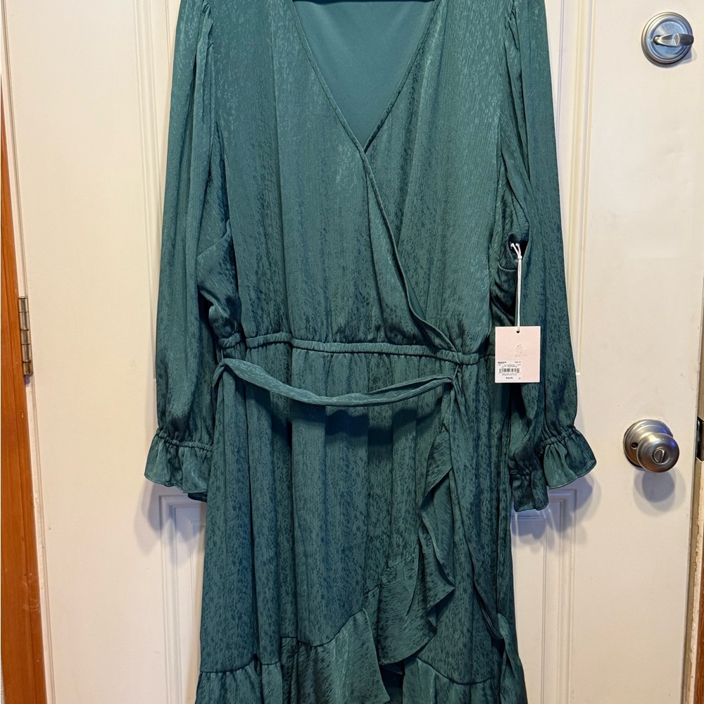 LC Conrad Emerald Green V-Neck Long Sleeve Wrap Dress Ruffle Hem
